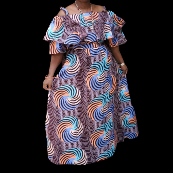 Pinwheels Crop Top Cold Shoulder - Picture 3 of 4